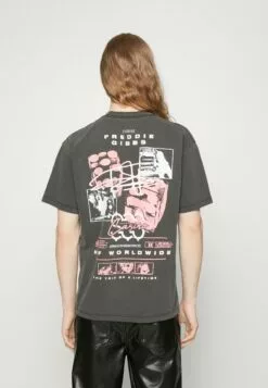 HUF Night Alive Tee Unisex - T-Shirt Print - Washed Black 8 HUF Night Alive Tee Unisex - T-Shirt Print - Washed Black -Huf Winkel 1bb97af196b44a0cb808c4625e9bb911