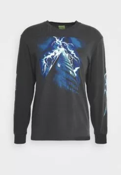 HUF Triangle Of Lightning- Longsleeve - Black 14 HUF Triangle Of Lightning- Longsleeve - Black -Huf Winkel 26700b2b71014221b1efb3dc095471de