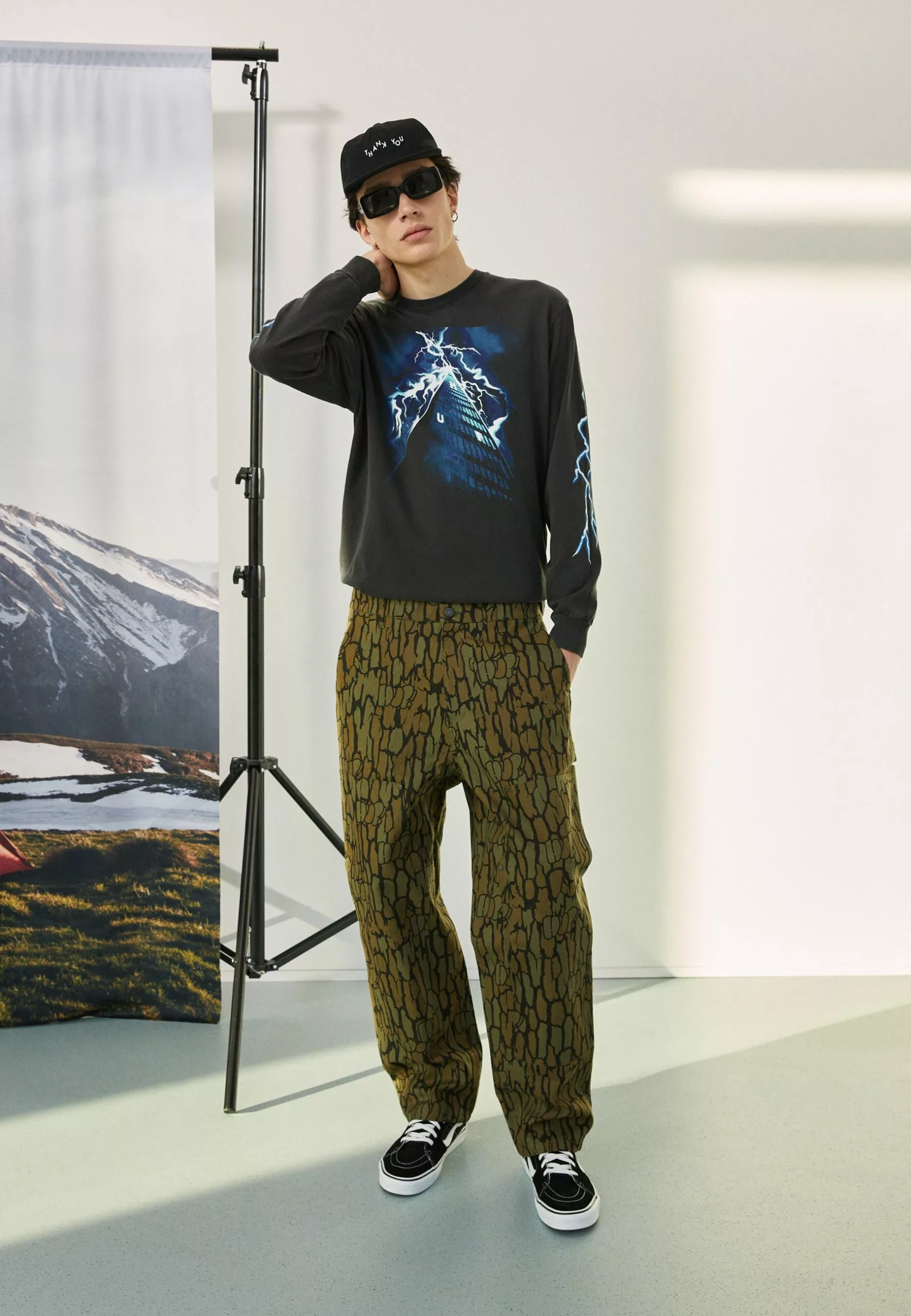 HUF Triangle Of Lightning- Longsleeve - Black 2 HUF Triangle Of Lightning- Longsleeve - Black - Afbeelding 2