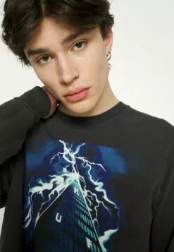 HUF Triangle Of Lightning- Longsleeve - Black 13 HUF Triangle Of Lightning- Longsleeve - Black -Huf Winkel 3eb9d1a66ed14188a4ea5b1614bf5079