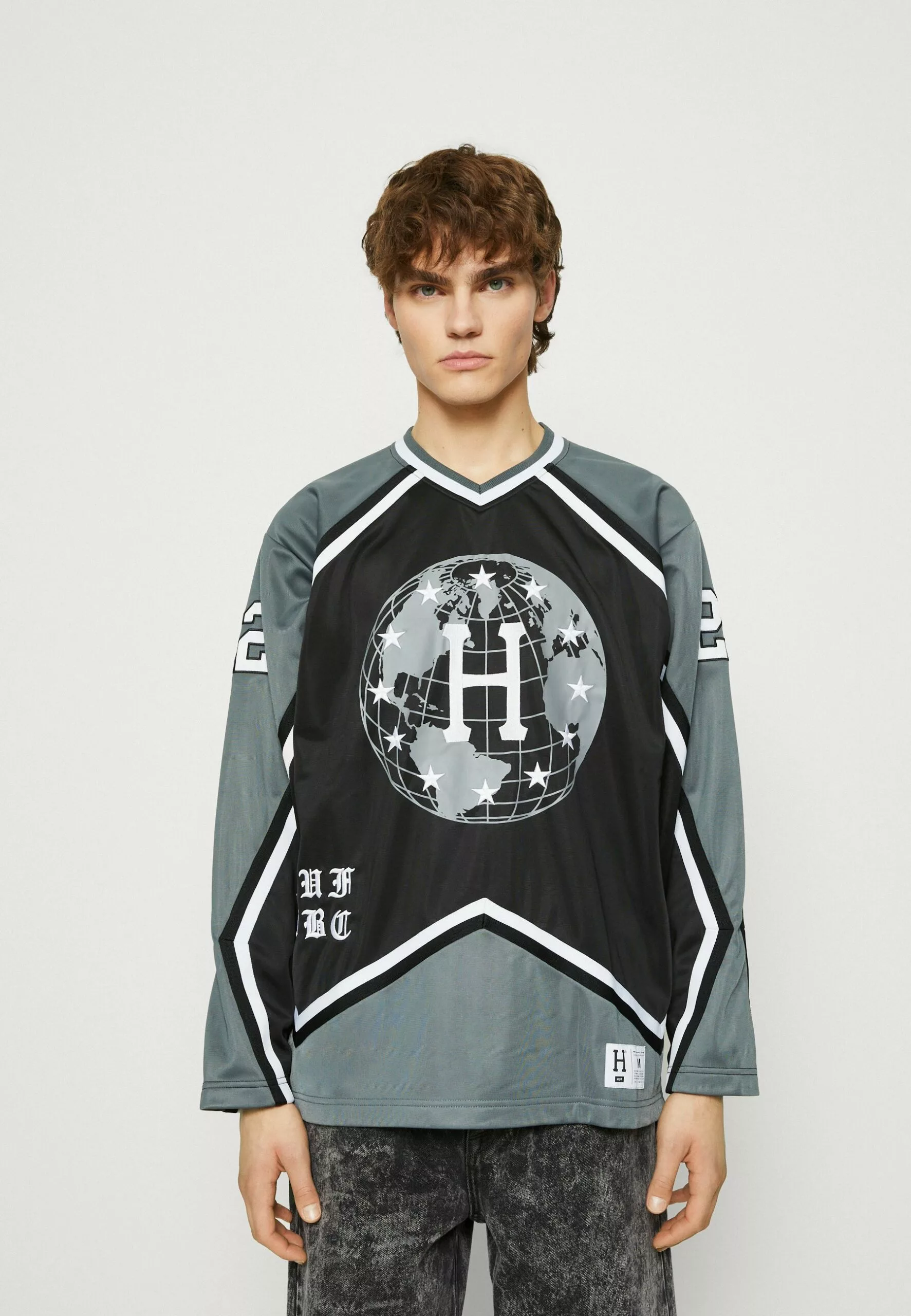 HUF Center Ice Hockey - Longsleeve - Black 1 HUF Center Ice Hockey - Longsleeve - Black
