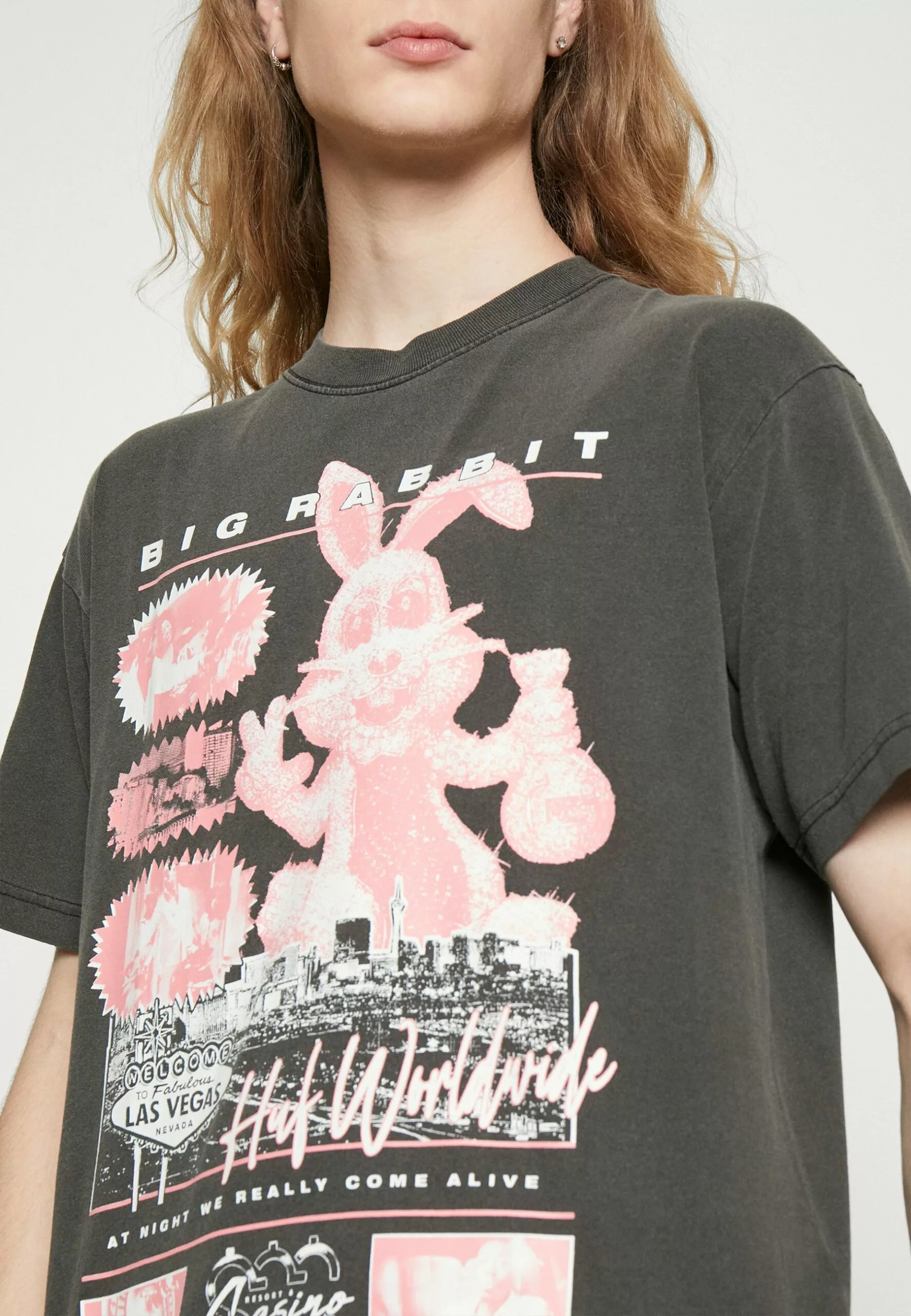 HUF Night Alive Tee Unisex - T-Shirt Print - Washed Black 6 HUF Night Alive Tee Unisex - T-Shirt Print - Washed Black - Afbeelding 6