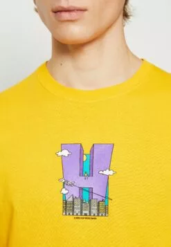 HUF City Tee - T-Shirt Print - Gold 11 HUF City Tee - T-Shirt Print - Gold -Huf Winkel 4a95867264664e1f93f0b644bd03cbca