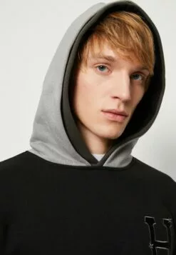 HUF Sideline Hoodie - Sweater - Black -Huf Winkel 4b24c8f5801b4127ad1510ace245f4cb