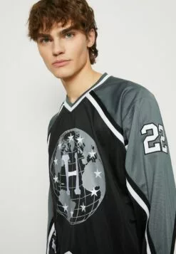 HUF Center Ice Hockey - Longsleeve - Black 9 HUF Center Ice Hockey - Longsleeve - Black -Huf Winkel 78a8063f134b406a80b4e5b5bfbbbff3