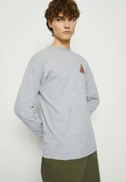 HUF Brick Lurk - Longsleeve - Athletic Grey 9 HUF Brick Lurk - Longsleeve - Athletic Grey -Huf Winkel 86663b64d2cc4f99abd53d7a06a236e3