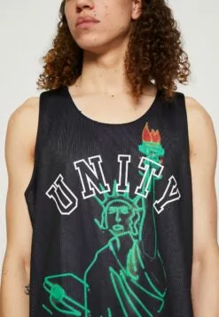 HUF Half Court Reversible Unisex - Top - White/Black 13 HUF Half Court Reversible Unisex - Top - White/Black -Huf Winkel a50dc53222bf49d5aa64c8cba43dc232