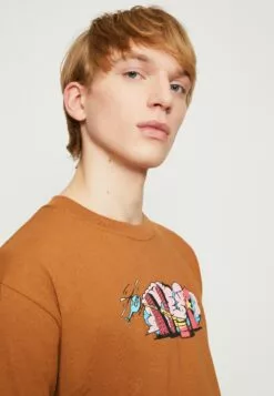 HUF Street Level Tee Unisex - T-Shirt Print - Rubber -Huf Winkel fae26c2678dc4b74a29d3f1559820d56